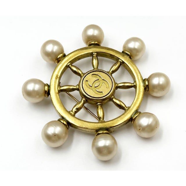 Contemporary 1990s Chanel Vintage Gold Plated Sailor Wheel Faux Pearl Brooch For Sale - Image 3 of 4