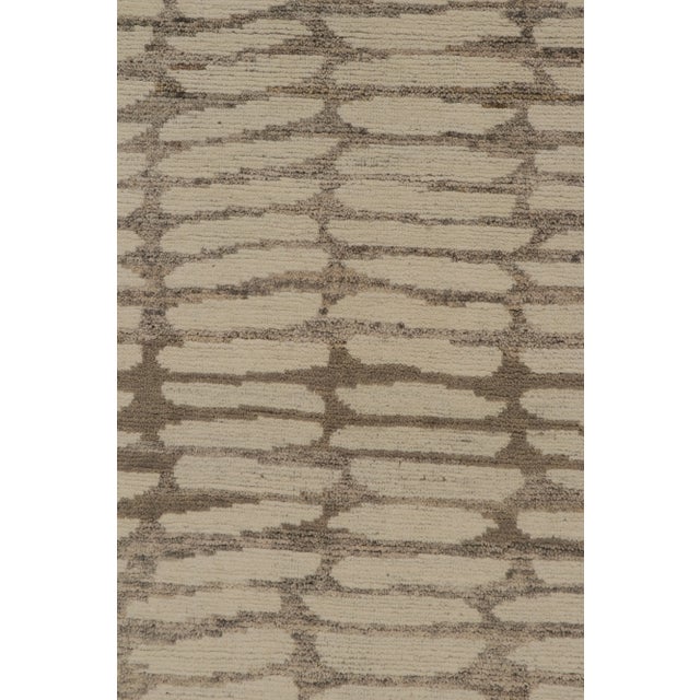 Rug & Kilim’s Modern Rug in Gray With White Geometric Patterns For Sale In New York - Image 6 of 8