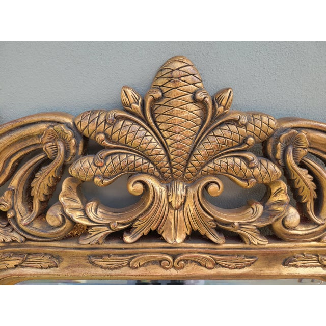 1990s Vintage Gold Gilt Decorative Pineapple or Acorn Top Hollywood Regency Wall Mirror For Sale - Image 5 of 7