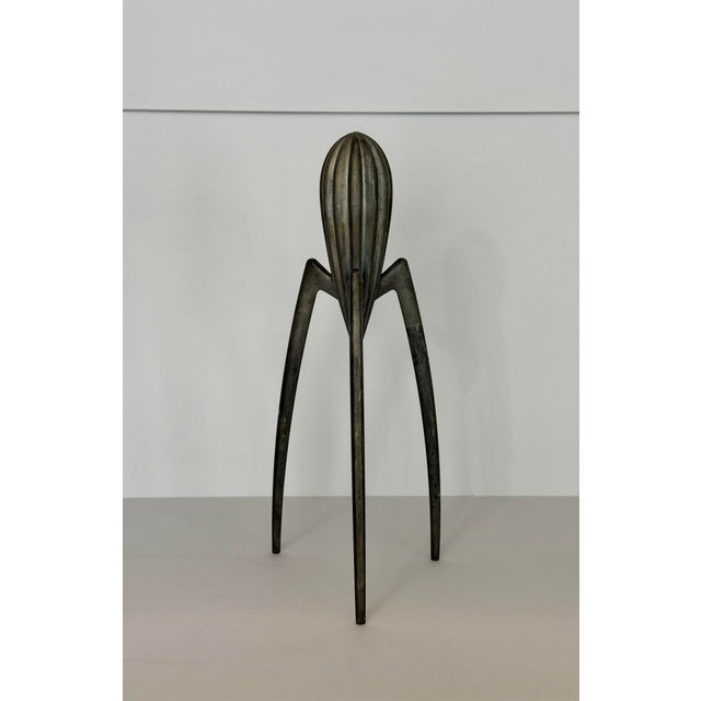 1990s Philippe Starck for Alessi Juicy Salif Anthracite Citrus Squeezer For Sale In Detroit - Image 6 of 11