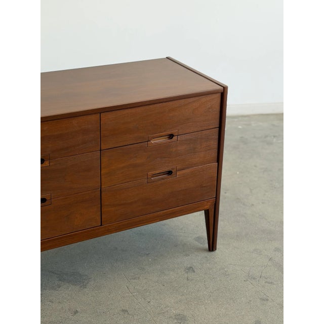 1960s Mid Century Modern 9 Drawer Dresser For Sale - Image 5 of 9