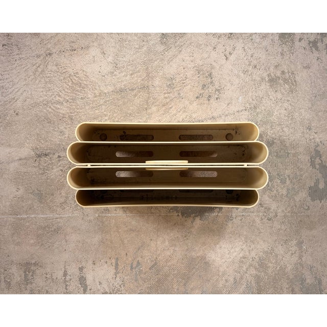 Kartell Model 4676 Magazine Rack by Giotto Stoppino for Kartell, 1970s For Sale - Image 4 of 5