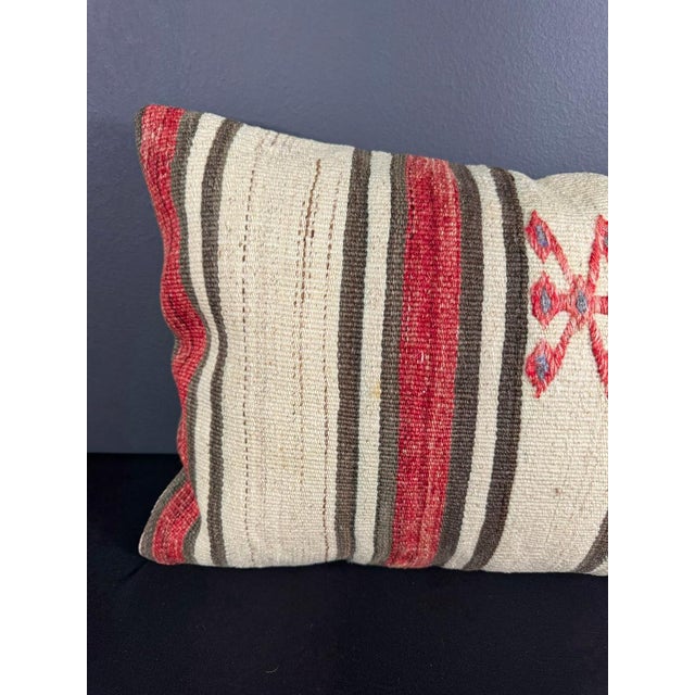 Contemporary Turkish Hemp Pillow Cushion Natural Beige Red Pillow Cushion Cover 16" x 24" For Sale - Image 3 of 4