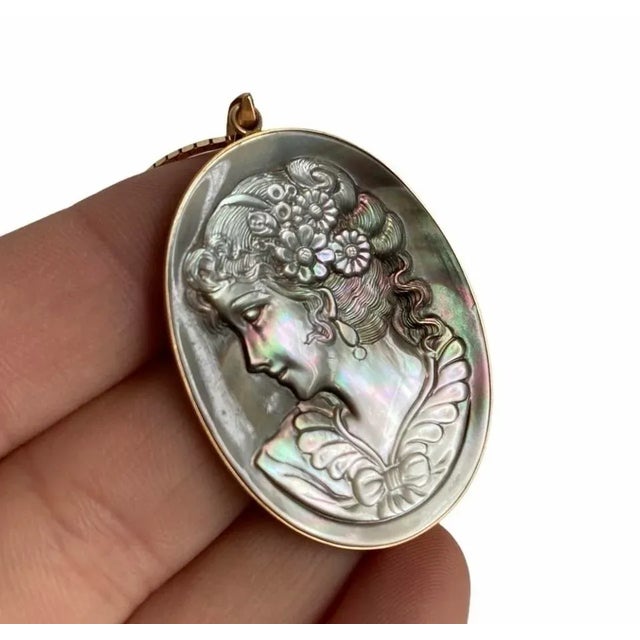 Victorian 14k Gold Cameo Necklace Black Mother of Pearl Chain Womens Profile Victorian Style For Sale - Image 3 of 9