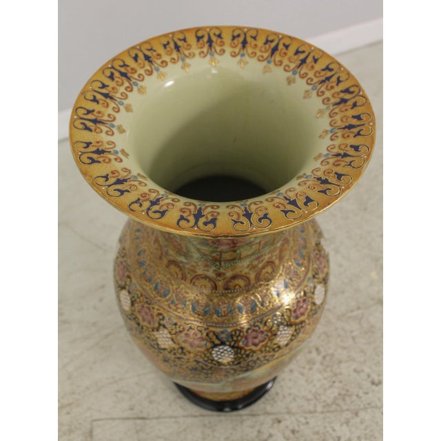 1970s Large Chinese Decorated Vase on Stand For Sale - Image 5 of 12