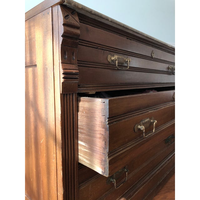 Victorian 1870 English Eastlake Chest of Drawers in Walnut With Marble Top For Sale - Image 3 of 5
