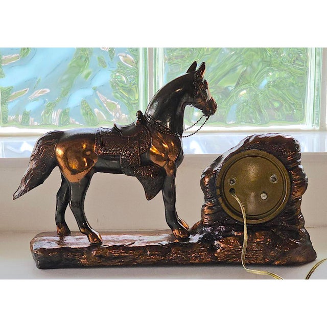 American Vintage Copper Horse Mantel Clock by Wm. L. Gilbert – Electric Western Shelf Clock, New Haven Era Antique Collectible For Sale - Image 3 of 18