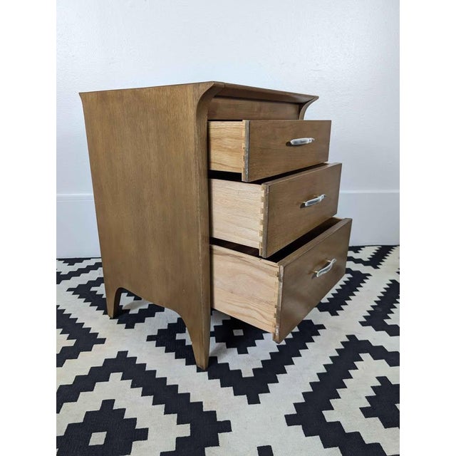 Drexel 1960s 3 Drawer Nightstand by John Van Koert for Drexel Profile For Sale - Image 4 of 8