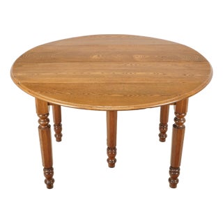 Vintage Traditional Style Expanding Oak Dining Table For Sale