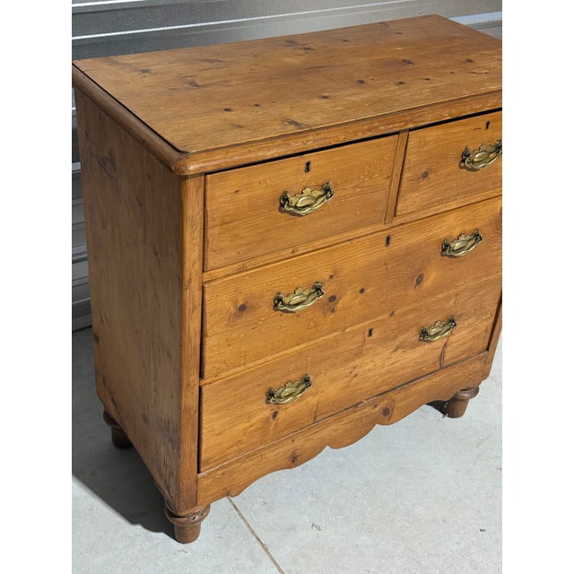 Late 19th Century Antique Pine Two Over Two Drawers - Chest of Drawers From England For Sale - Image 5 of 18
