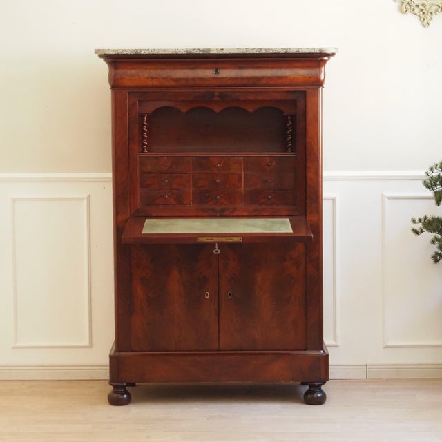 Mahogany Secretaire Desk with Marble Top and Upper Section, 1830 For Sale - Image 3 of 18