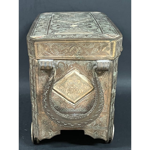 Antique Islamic Bronze Silver and Gold Inlaid Betel Nut Box (Very Heavy) For Sale In New York - Image 6 of 17