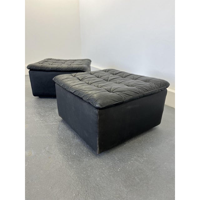 Animal Skin Set of Large Swiss Poufs in Patinated Grey Leather from de Sede, 1970s For Sale - Image 7 of 9