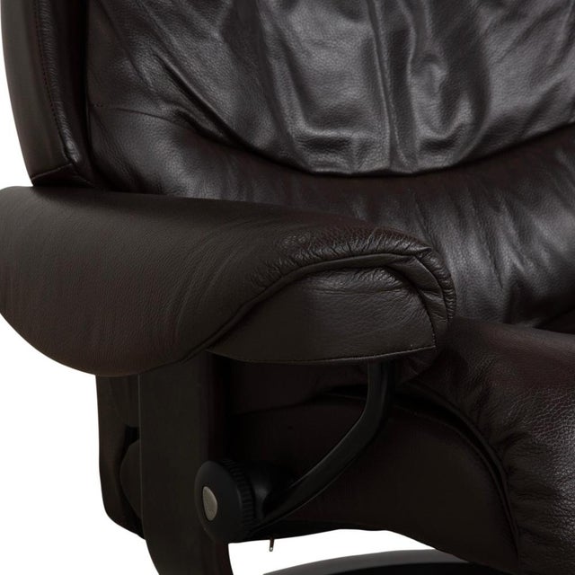 Voyager Leather Recliner Chair from Stressless For Sale - Image 6 of 17