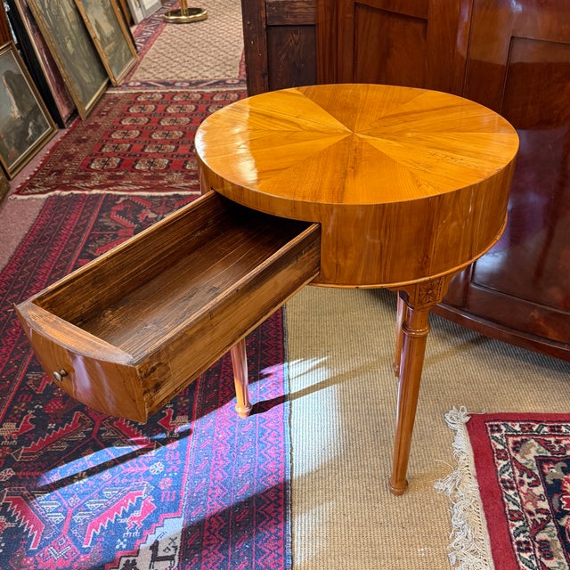 Wood Louis XVI Side Table in Walnut, 1780s For Sale - Image 7 of 12