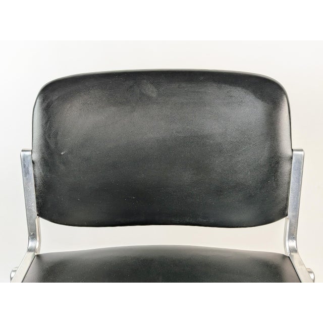 Black Skai and Aluminum DSC 106 Chair by Anonima Castelli from Castelli / Anonima Castelli. 1970s For Sale - Image 13 of 14