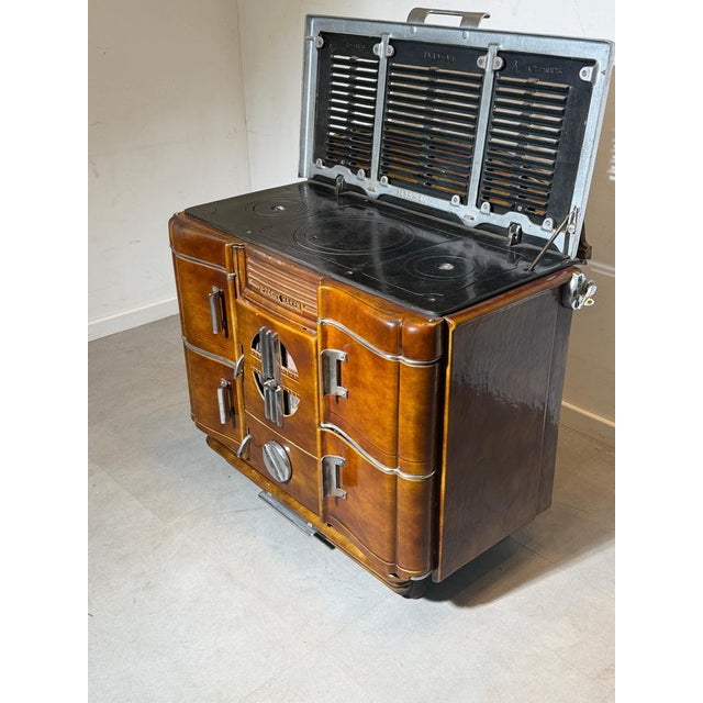 A rare and striking Art Deco stove by Fobrux, model “Harem”, dating from the 1930s. This beautifully designed cooker is a...