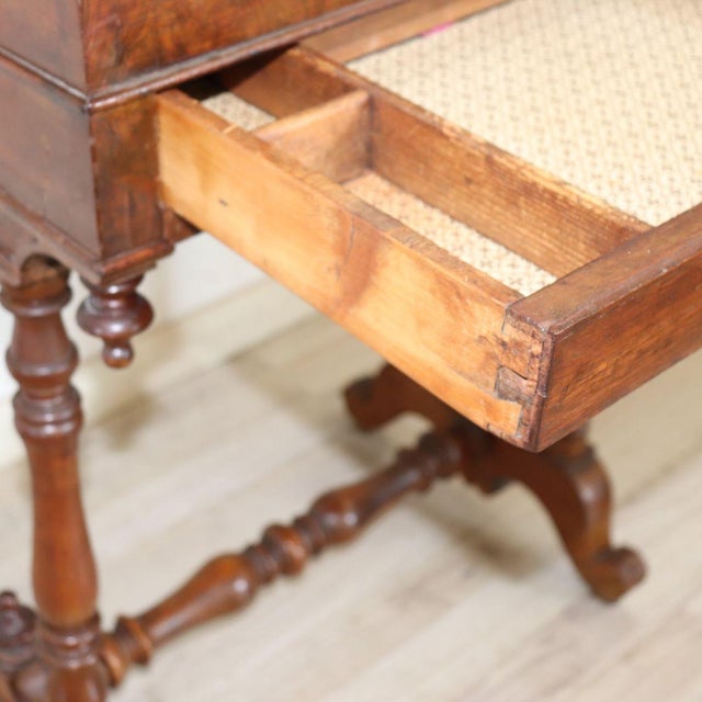 Antique Vanity Table in Walnut, 1800s For Sale - Image 6 of 13
