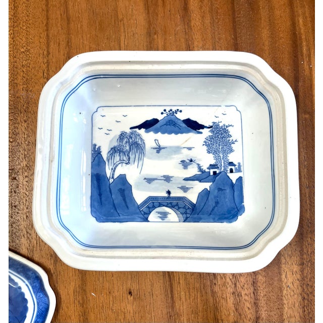 Vintage Chinoiserie Blue and White Canton Pattern Covered Tureen For Sale - Image 4 of 8