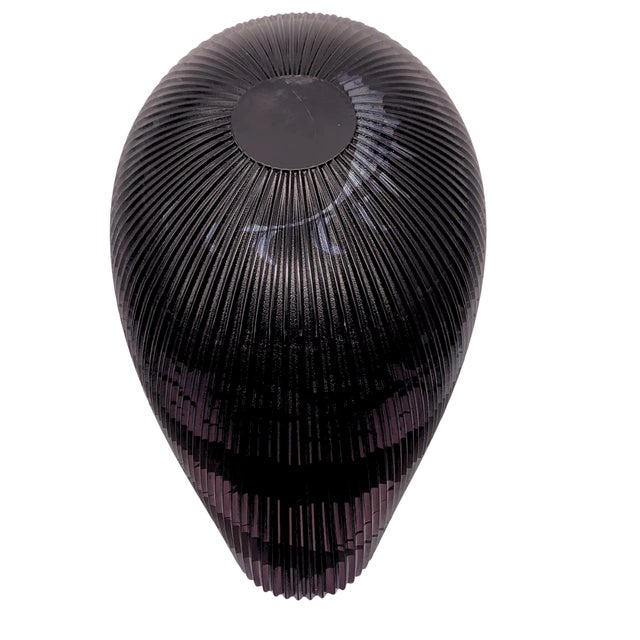 Murano Vintage Murano Black Ribbed Art Glass Shell Bowl – Italian Sculptural Decorative Centerpiece For Sale - Image 4 of 9