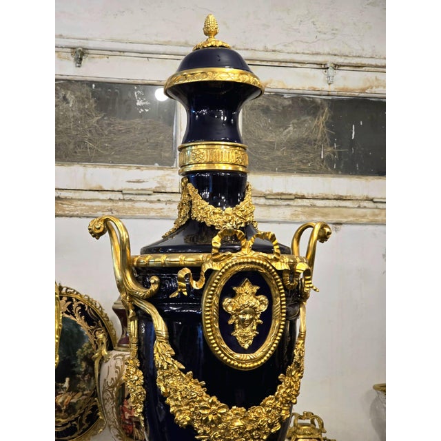 Grand Sevres-Style Midnight Blue Porcelain Vase on Pedestal With Gold Leaf & Bronze Details For Sale In Miami - Image 6 of 10