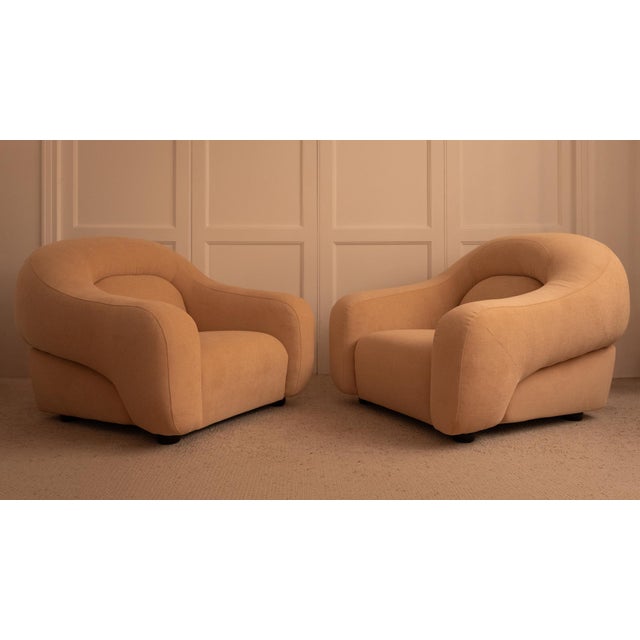 "Capriccio" armchair by Georg Bighinello for Eurosalotto – circa 1970. Reupholstered in beige cotton fabric by Maison Casal.
