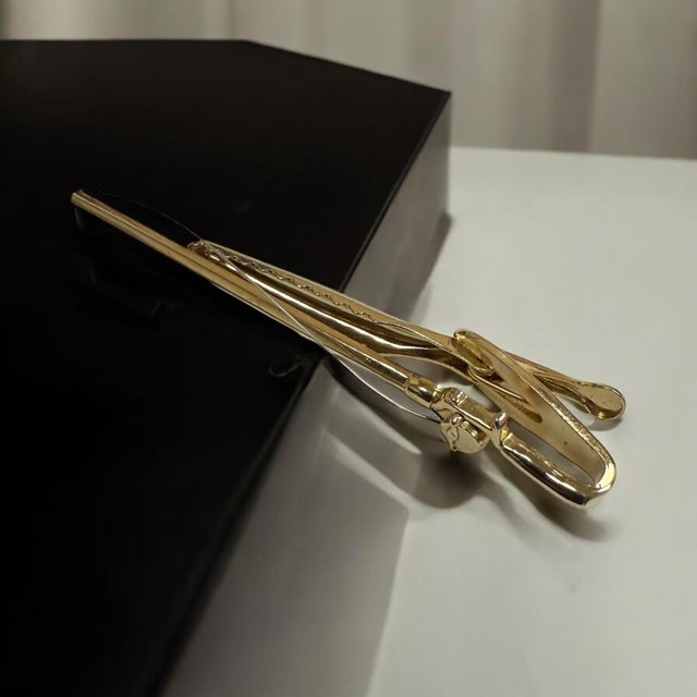 Gold Mid 20th Century Vintage Fly Fishing Tie Clip Bar Hickok For Sale - Image 8 of 9