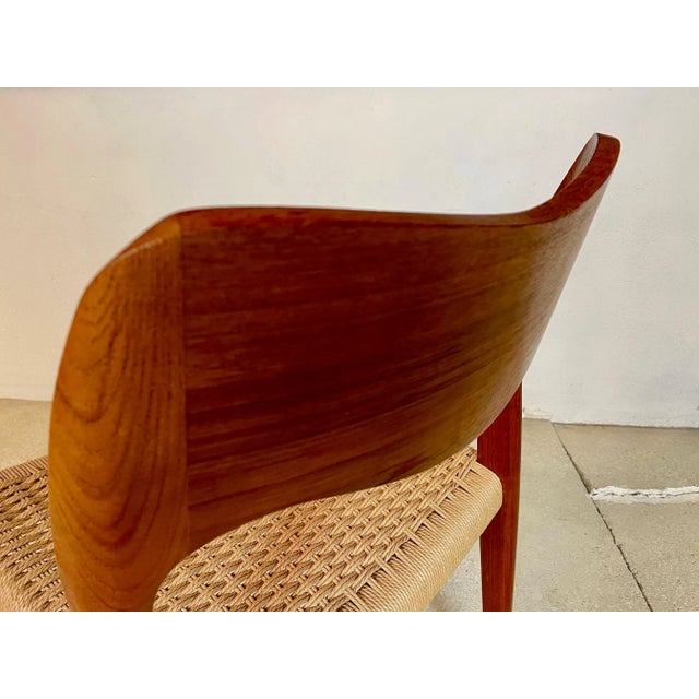 1950s Danish Teak Model 71 Side or Dining Chair with Hand-Woven Paper Cord Seat by Niels O. Møller for J.l. Møllers, 1951 For Sale - Image 5 of 12
