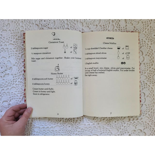 Paper For Good Measure - a Cookbook for Children, 1978 For Sale - Image 7 of 10