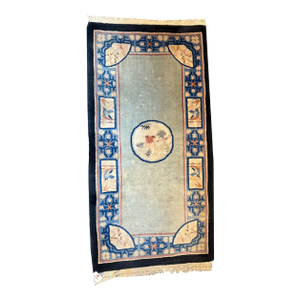 A Vintage 2'x 4' Art Deco Chinese Rug
