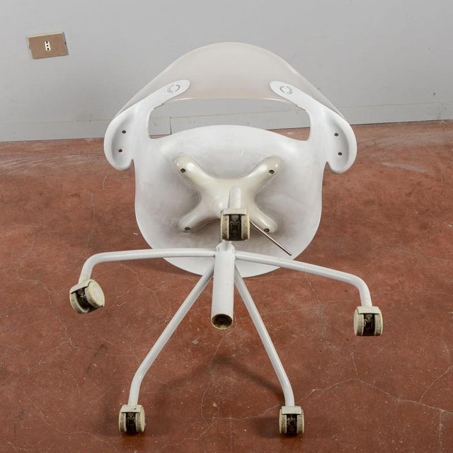 White Plastic Leaf Model Chair by Ross Lovegrove for Driade For Sale - Image 8 of 9