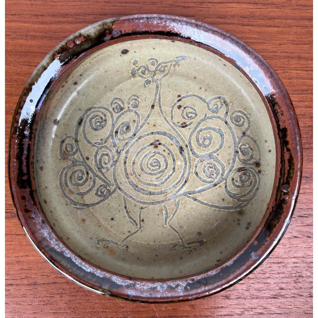 Beige Mid-Century Modern Danish Studio Pottery Bowl by Bente Lemche, 1960s For Sale - Image 8 of 18