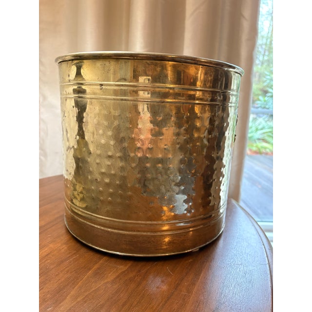 Mid 19th Century Vintage Hammered Brass Cache Pot Planter With French Style Ribbon & Leaf Motif For Sale - Image 5 of 9