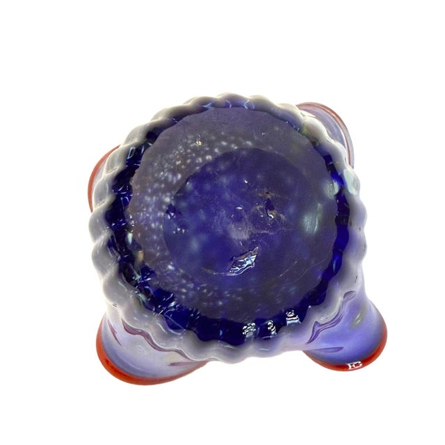 Charming Hand-Blown Small Ruffled Blue Handkerchief Vase With Red Rim in the Style of Dave Chihuly For Sale - Image 12 of 14