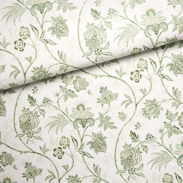 Schumacher Schumacher x Mark D. Sikes Chinoiserie Vine Wallpaper in Leaf Green For Sale - Image 4 of 6