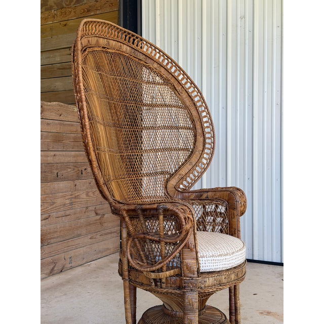 Vintage Mid-Century Bohemian Wicker & Rattan Peacock Fan Chair For Sale - Image 10 of 12