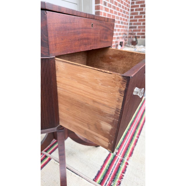 Oxblood Red Antique New York Federal Neoclassical Figured Mahogany Lift Top Sewing Stand, Circa 1810s–1820s For Sale - Image 8 of 12