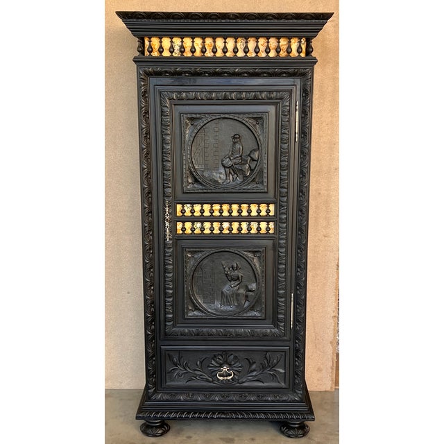 Original lock and key This piece of furniture shows no recess on its upper part. It opens with one folding-door and one...