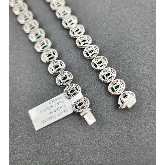 33.76 Ct Natural Emerald & Diamond Necklace Platinum For Sale In Chicago - Image 6 of 8