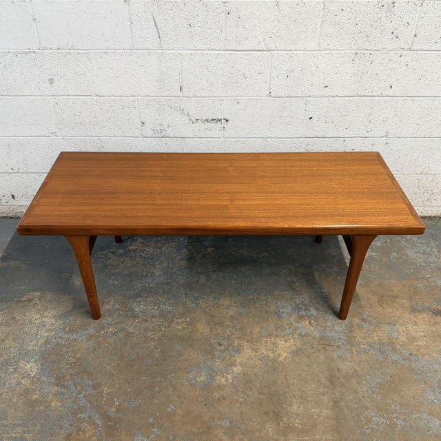 Mid-Century Modern Danish Modern Teak Coffee Table With Pull-Out Extension Johannes Andersen, Attributed Circa 1960s For Sale - Image 3 of 9
