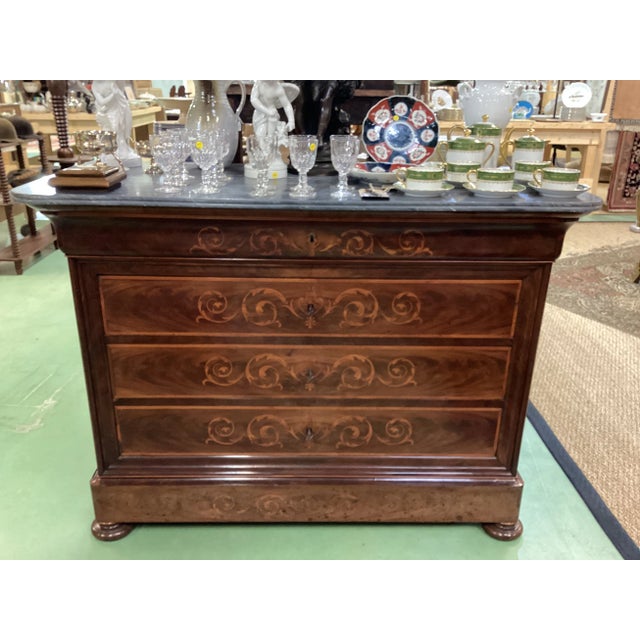 19th Century French Flame Mahogany & Inlay Commode For Sale - Image 4 of 8