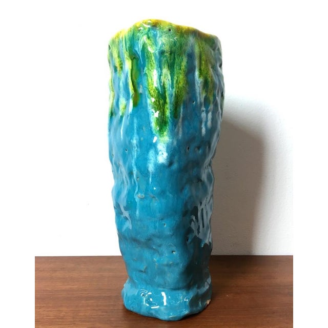 1980s Vintage Modernist Flower Vase, Italy, 1981 For Sale - Image 5 of 5