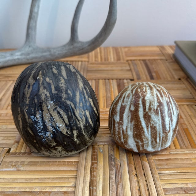 Mid 20th Century Pair of Handcrafted Midcentury Studio Pottery Stoneware Owls by Ruth and Stan Walters For Sale - Image 5 of 7