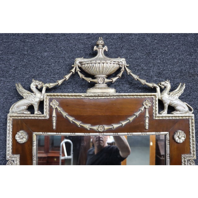 Antique Federal Style Mahogany & Silver Gilt Wall Mirror With Griffins For Sale In Philadelphia - Image 6 of 11