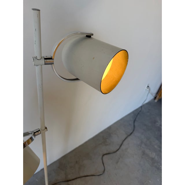 1970s 1970s Lightolier Mid-Century Modern Two-Light Floor Lamp With Articulating Pivoting Shades For Sale - Image 5 of 12