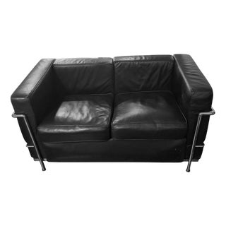 2-Seater Leather Sofa in the style of Le Corbusier For Sale
