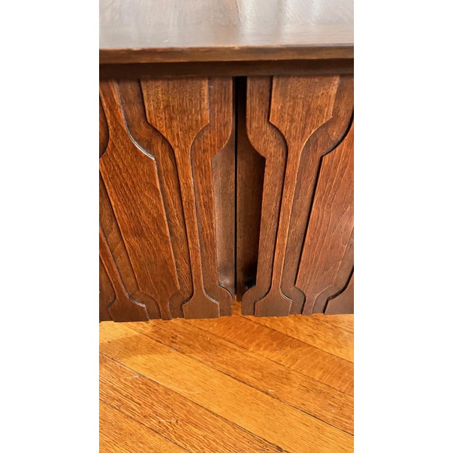 Wood 1960s Walnut Side Tables by Bert England for Forward Trend Johnson Furniture Co. - Set of 2 For Sale - Image 7 of 12