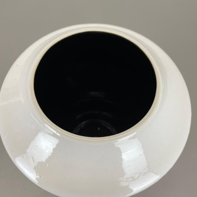 Vintage White Zig Zag Fat Lava Ceramic Vase from Ilkra Ceramics, 1970s For Sale - Image 9 of 18