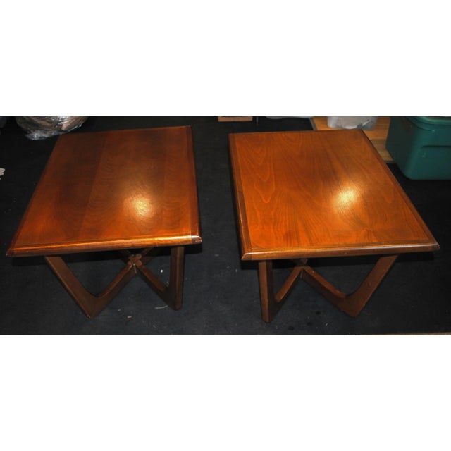 Mid-Century Modern Mid 20th Century Kroehler Walnut Sculpted Cross Leg End Accent Tables - a Pair For Sale - Image 3 of 7