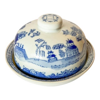 Vintage Blue Willow Chinoiserie Cheese Dome or Butter Dish For Sale